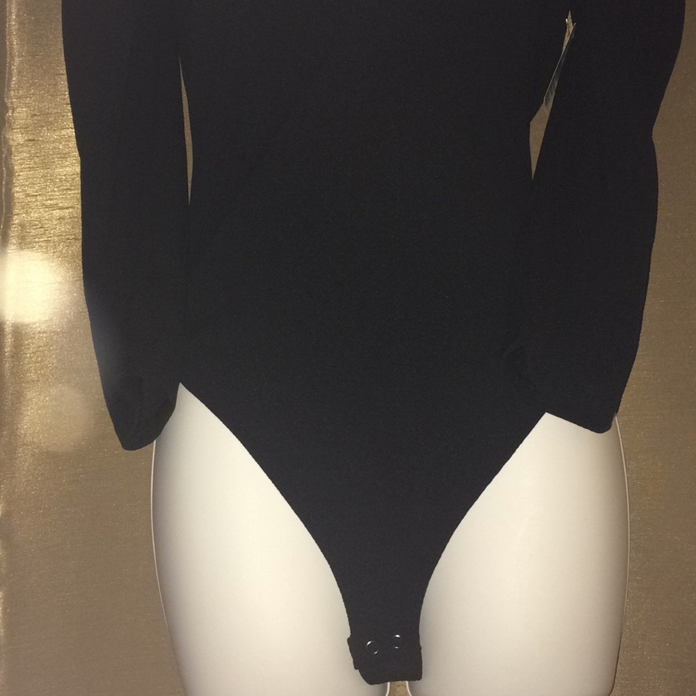 ✨nwt✨plunging neckline puff sleeve bodysuit - Picture 4 of 8